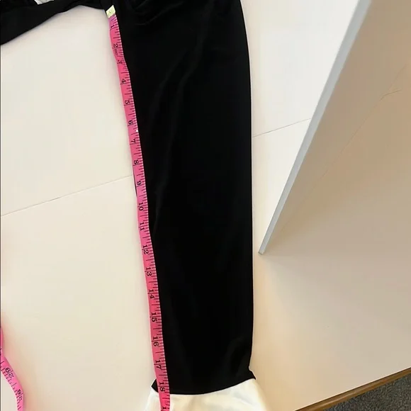 White House Black Market Elegant Black Top with White Accent Trim Size L - Picture 10 of 13